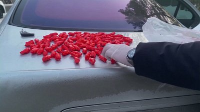 В Челябинской области задержали наркокурьера: оперативное видео