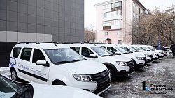 Алексей Текслер передал в медучреждения Челябинской области 10 машин неотложной помощи