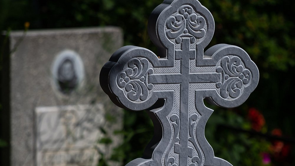 Суд разрешил хоронить на Митрофановском кладбище в Челябинском бору