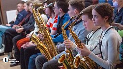 В Детской филармонии Челябинска прошел мастер‑класс джазмена Игоря Бутмана