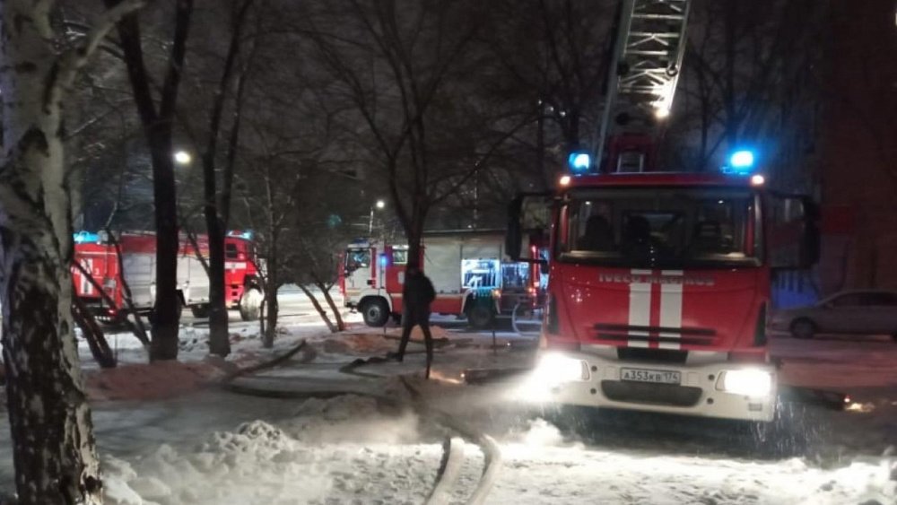 В Челябинске из‑за пожара в общежитии медуниверситета эвакуировались 40 человек