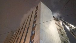 В Челябинске из‑за пожара в общежитии медуниверситета эвакуировались 40 человек