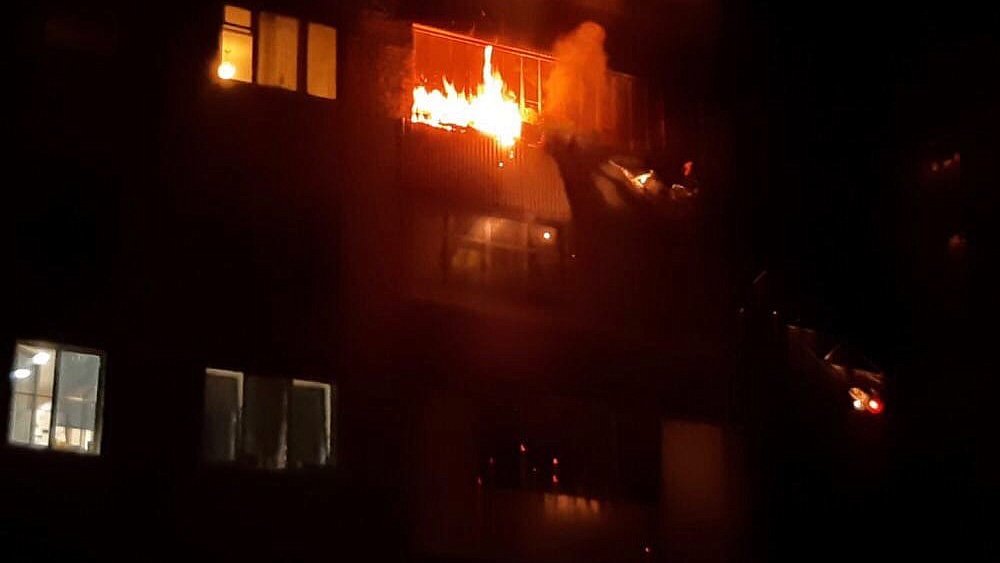 В Копейске из‑за непотушенной сигареты в квартире вспыхнул пожар