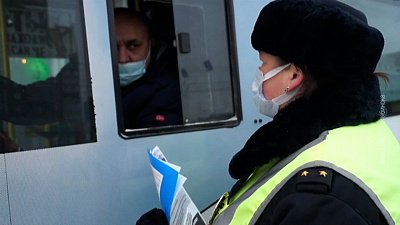 Маршрутчикам запретили высаживать детей на холод