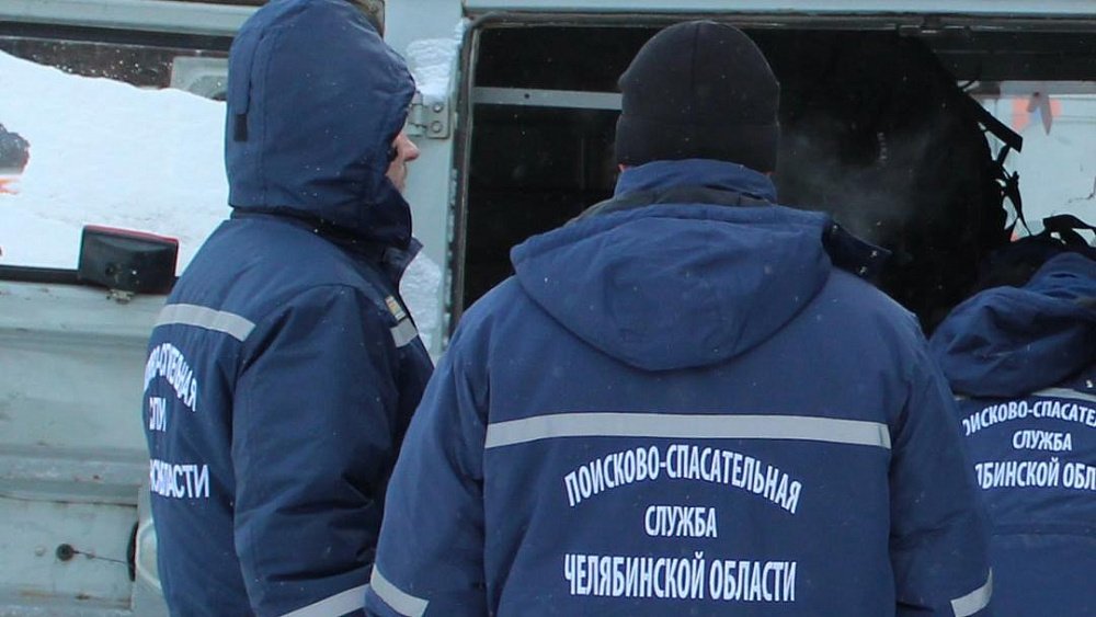 В Челябинской области подростку зажало руку дверью