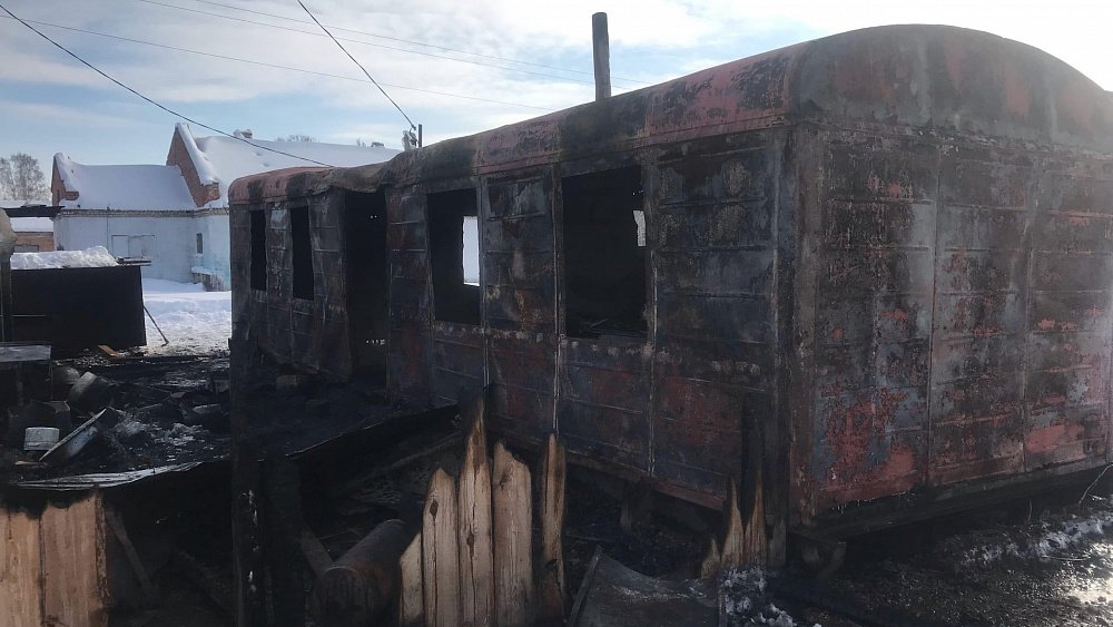 Под Челябинском на пожаре погибли два охранника