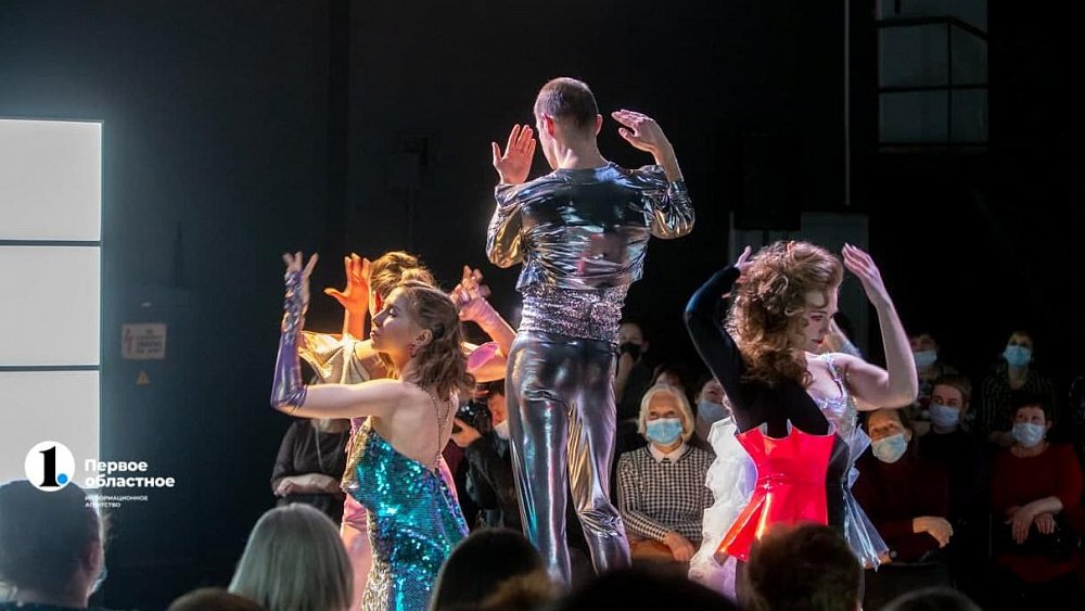 «Я танцую как дебил» отправляется в Москву на «Золотую маску»