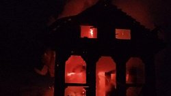 На базе в Челябинской области сгорел гостевой дом