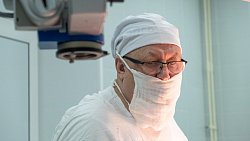 Челябинские хирурги избавили школьницу из Вологодской области от опухоли на глазу