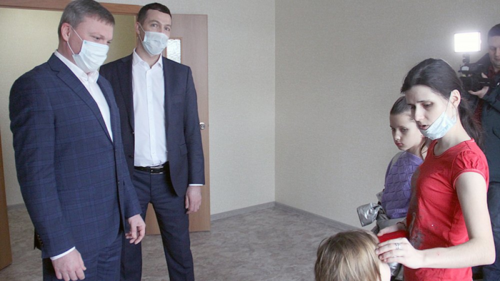 В Копейске 98 семей получили квартиры в новостройке по программе переселения