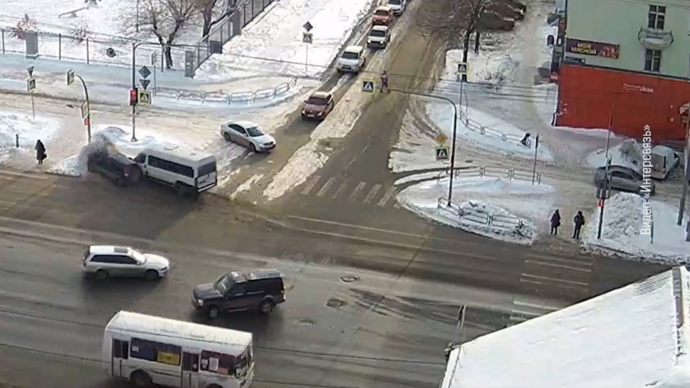 Почему происходят ДТП на Шаумяна?