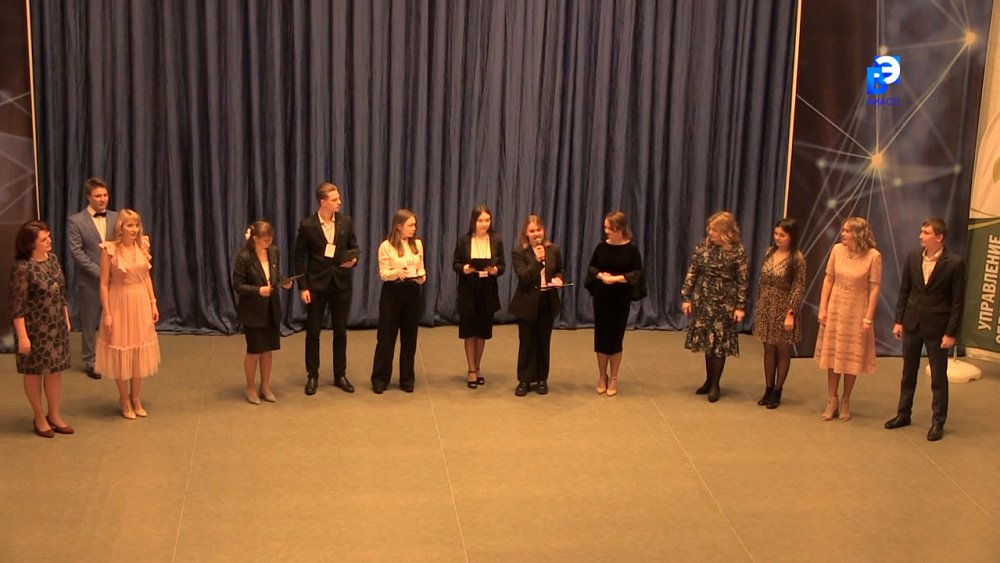 В Миассе наградили учителя года