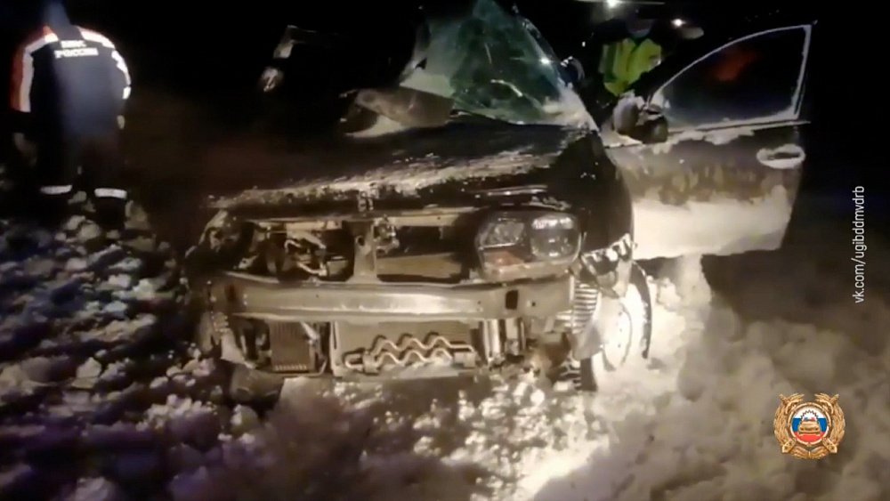 Под Златоустом машину выбросило с дороги