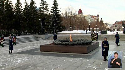 Текслер возложил цветы к Вечному огню