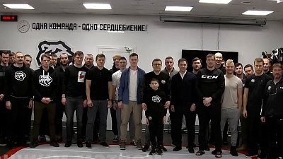 Алексей Текслер встретился с хоккеистами «Трактора»