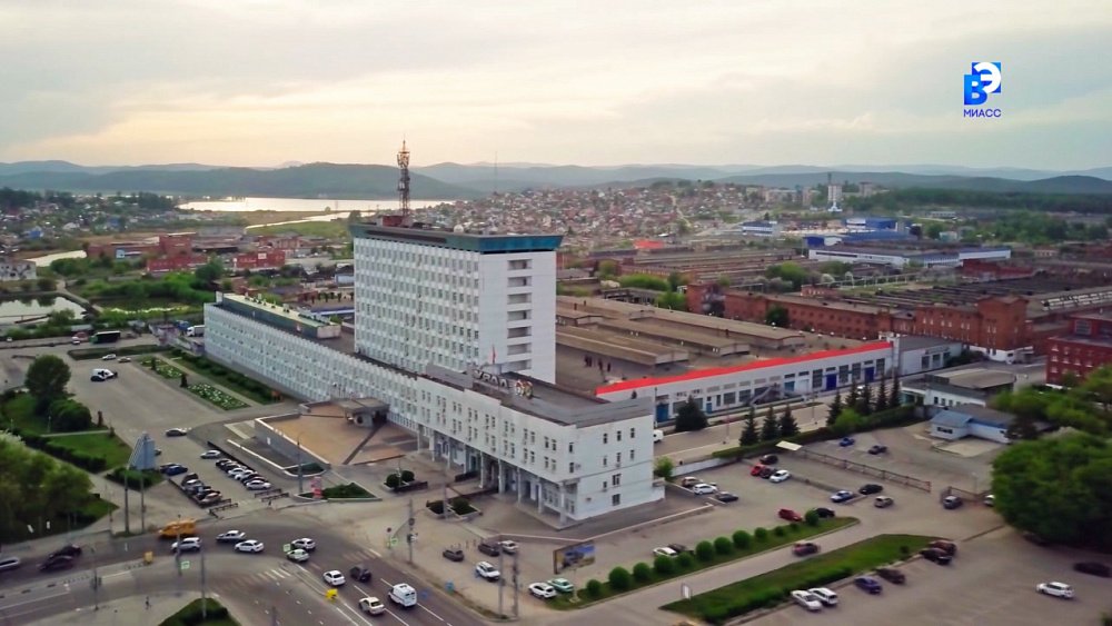 АЗ «УРАЛ» увеличит зарплату конструкторам