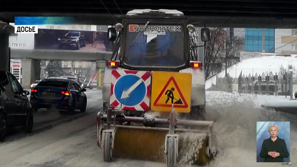 Крыши Челябинска очистят от сосулек и снега
