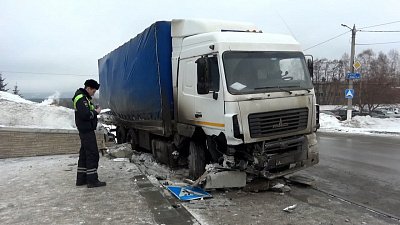 В Челябинской области ДТП произошло из-за отказа тормозов у фуры