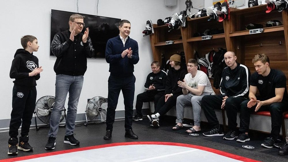 Губернатор пожелал хоккеистам челябинского «Трактора» успехов в борьбе за Кубок Гагарина