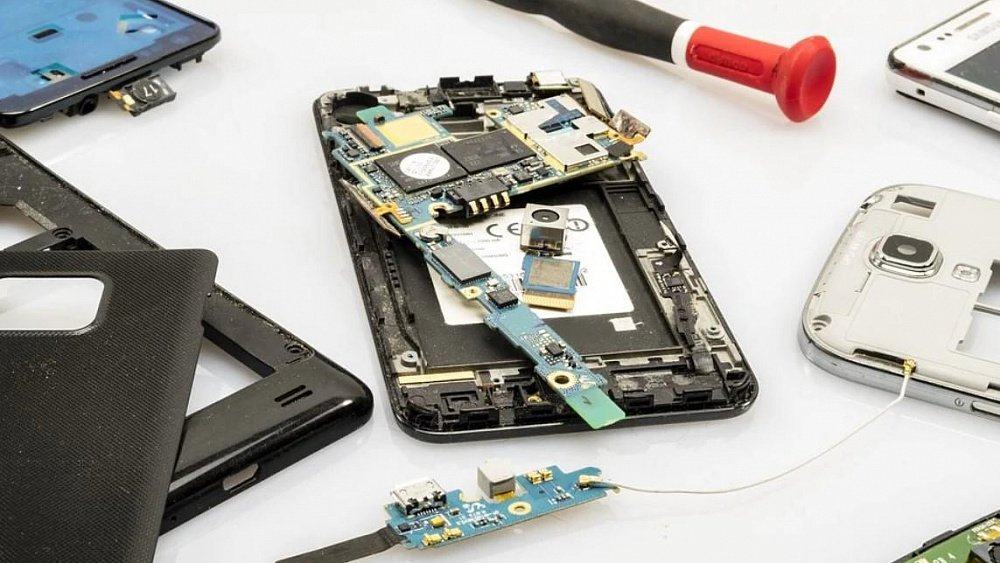 После скандала сервисный центр вернул челябинскому инвалиду говорящий телефон