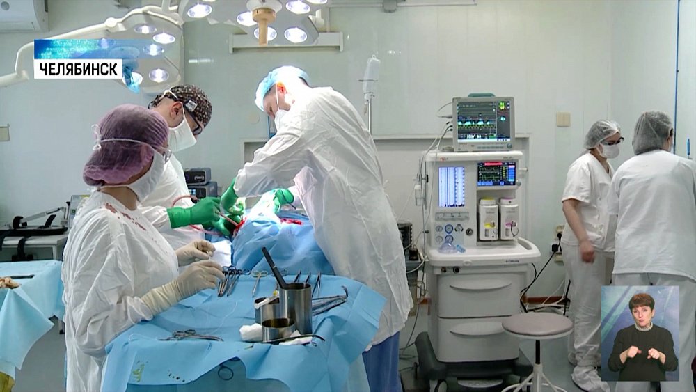 Врачи восстанавливают ткань после рака языка