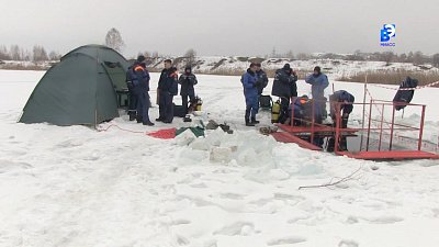 В Миассе проходят учения водолазов