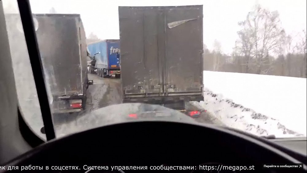 На трассе М-5 в Челябинской области случилось несколько ДТП с фурами