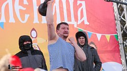 В Челябинске отпраздновали Масленицу: фоторепортаж