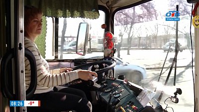 Женщина за рулём в сюжете «Водитель троллейбуса»