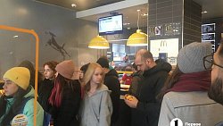 После новости о закрытии в челябинских McDonald’s выстроились очереди
