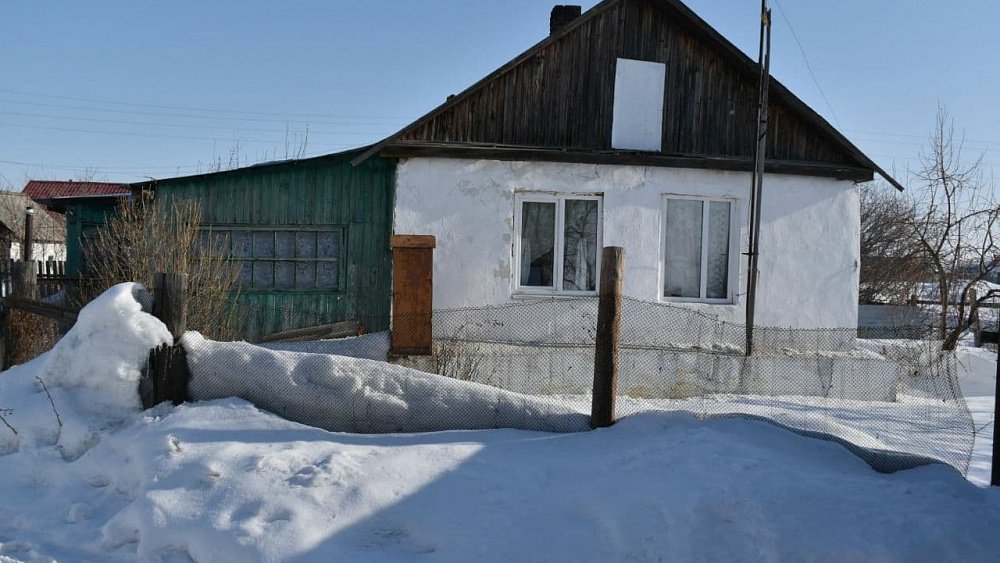 В Челябинской области 93-летней жительнице помогут отремонтировать дом