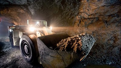 Константин Струков продает долю в крупной золотодобывающей компании 