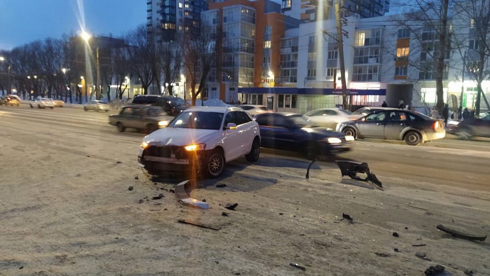 Мэрия Челябинска займется вопросом безопасности остановки, где в ДТП погибла женщина