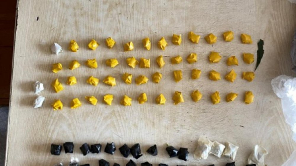 В Еманжелинске задержали семейную пару по обвинению в сбыте героина