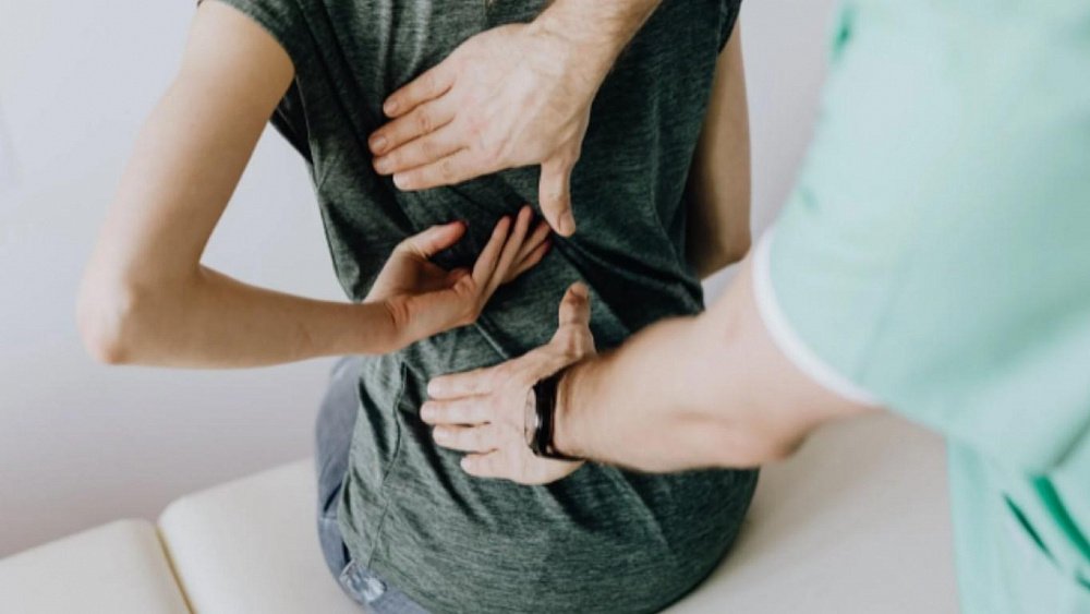 Чем вызваны утренняя скованность и боль в спине