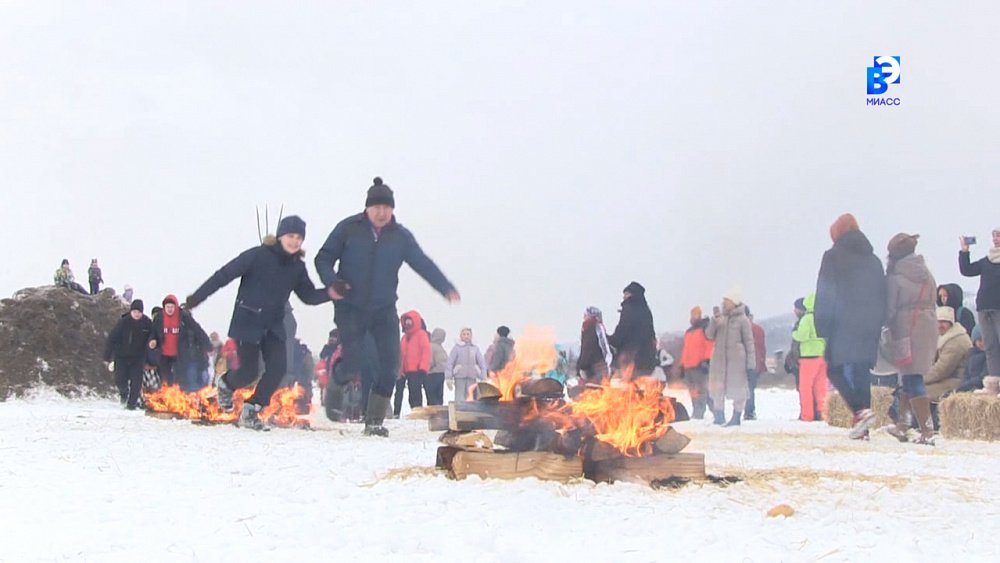 Миасцы отмечают Широкую масленицу