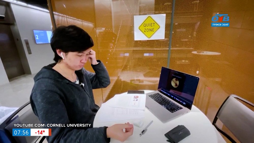 Устройство для беззвучного управления смартфоном в рубрике «Инспектор Гаджет»