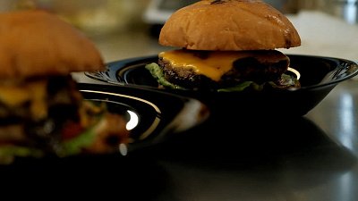 Челябинцы ищут замену бургерам из «Макдональдса»