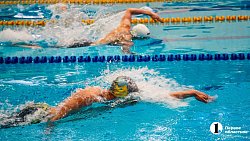Южноуральцы завоевали два десятка медалей на чемпионате УрФО по плаванию