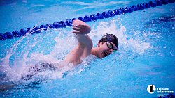 Южноуральцы завоевали два десятка медалей на чемпионате УрФО по плаванию