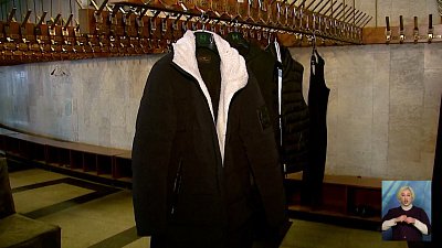 Украли куртку в гардеробе: что делать?