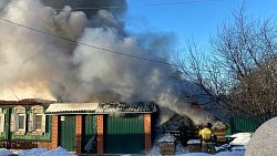 В Миассе в частном секторе произошел пожар