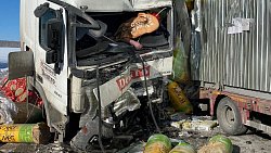 Водитель фуры погиб под Чебаркулем при столкновении трех большегрузов