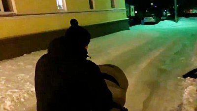 «Я думал, это пранк»: Житель Магнитогорска о том, как нашел младенца в коляске на морозе