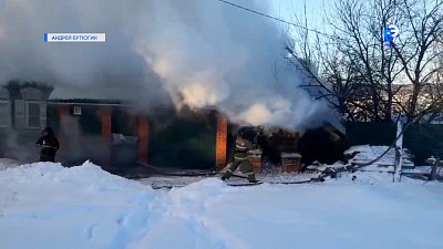 В частном секторе горели дом и сарай