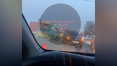 Видео последствий ДТП с двумя легковушками в Челябинске