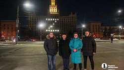 В Челябинске на многоэтажных зданиях включают подсветку в рамках патриотической акции