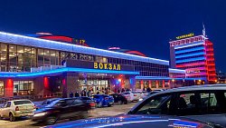 В Челябинске на многоэтажных зданиях включают подсветку в рамках патриотической акции