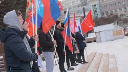 В Челябинске на многоэтажных зданиях включают подсветку в рамках патриотической акции