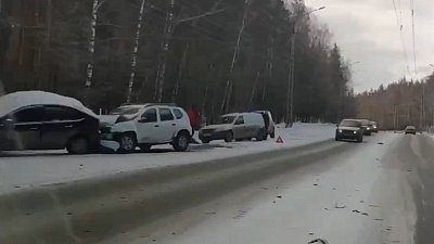 Массовую аварию на Тургоякском шоссе в Миассе сняли на видео